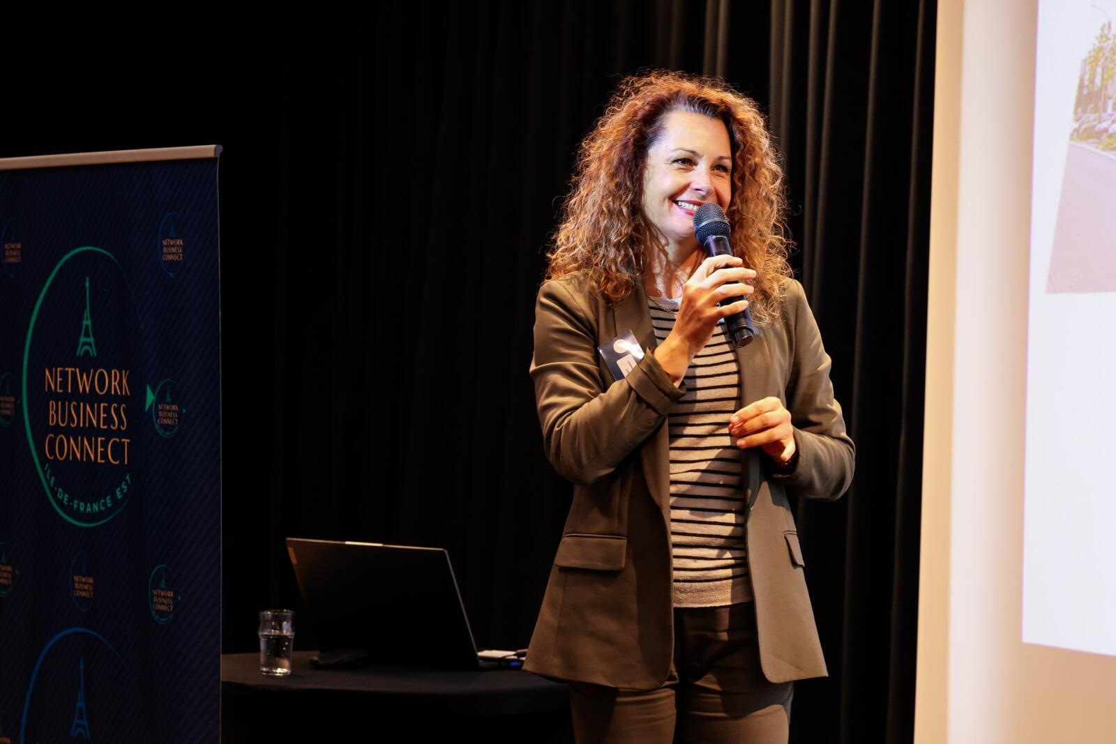 Stephanie Tondini presente les activites du cabinet d avocats LEXLINEA