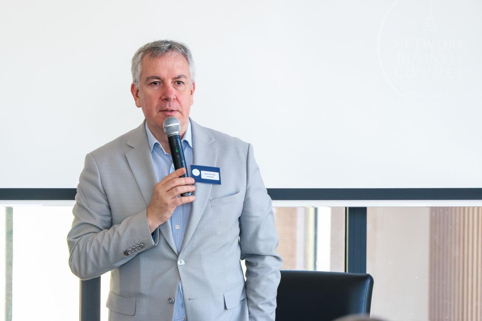 Christophe Giral de Disney Europe lance la reunion